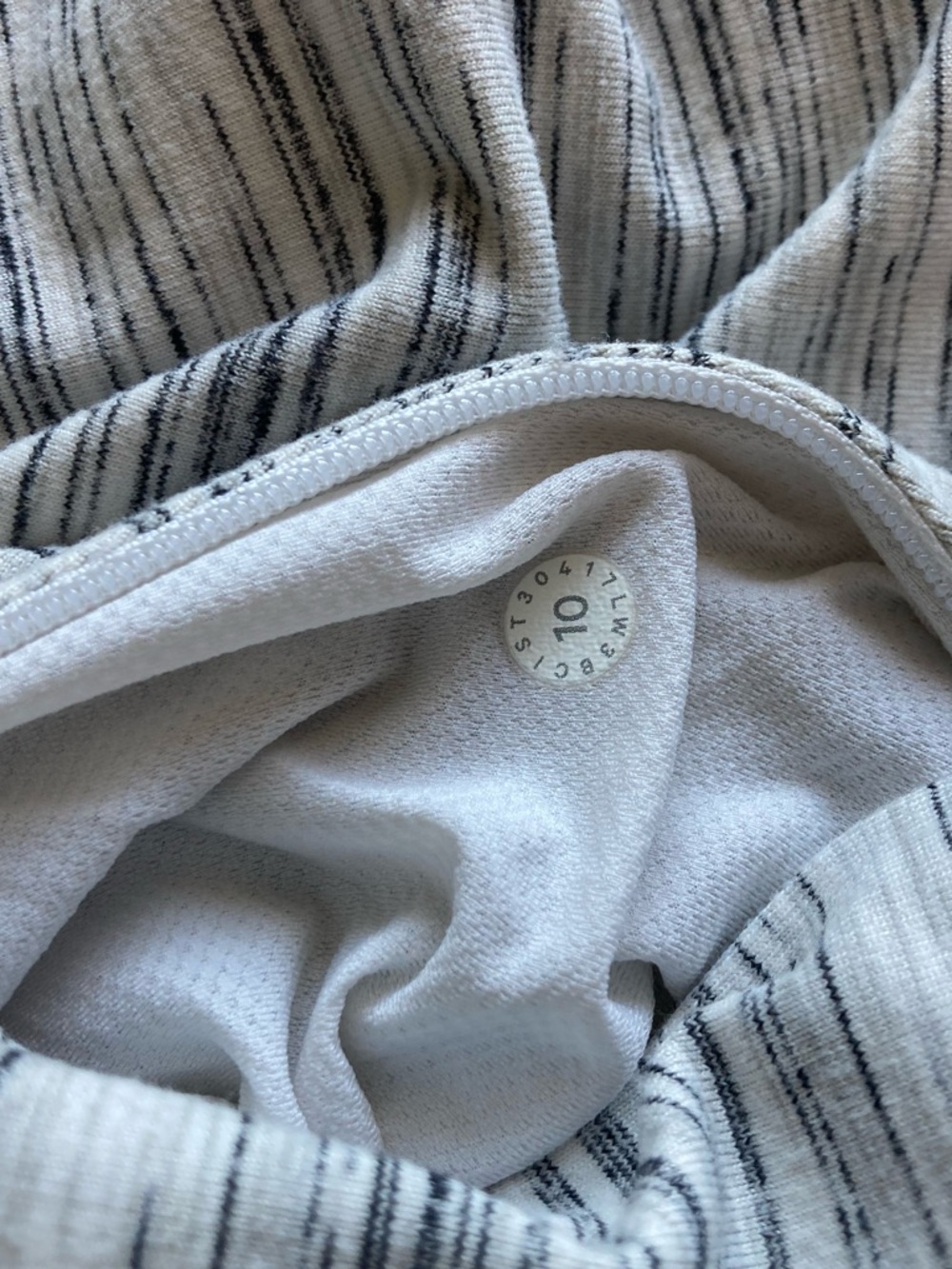 Lululemon runderful long sleeve size 10 white-gray heathered - Picture 5 of 6